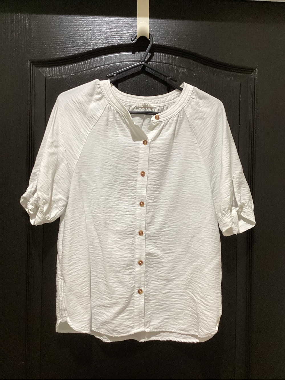 a loves a Casual White Button-Front Short Sleeve Blouse